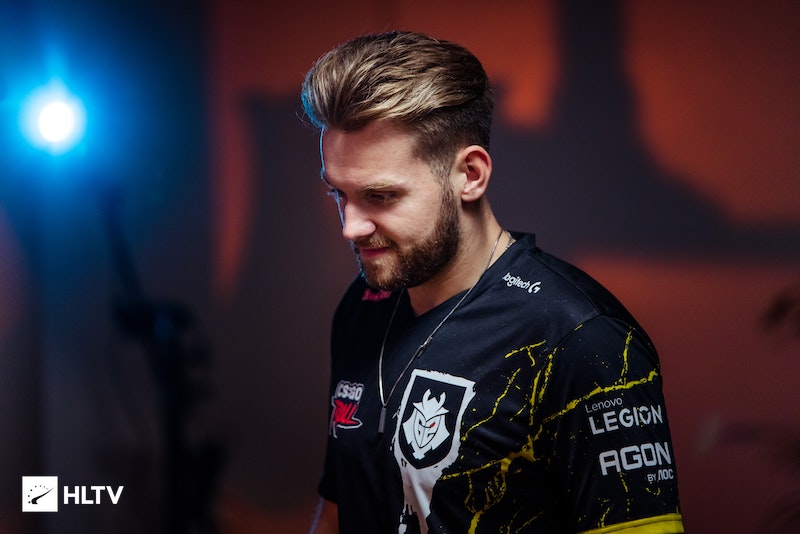 时隔1402天！Uzi第十二次进入LPL季后赛舞台